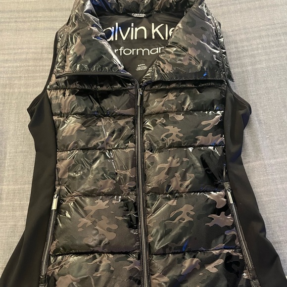 3 Calvin Klein Performance Women's Zip-Up Vests - Picture 14 of 16